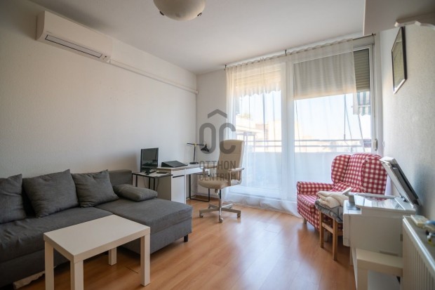 Teraszos �jszer� nappali k�t h�l�s lak�s