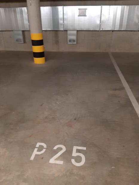 Teremgar�zs parkol�hely