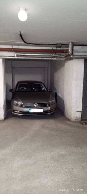 Teremgar�zsban, patkol��ll�s elad�