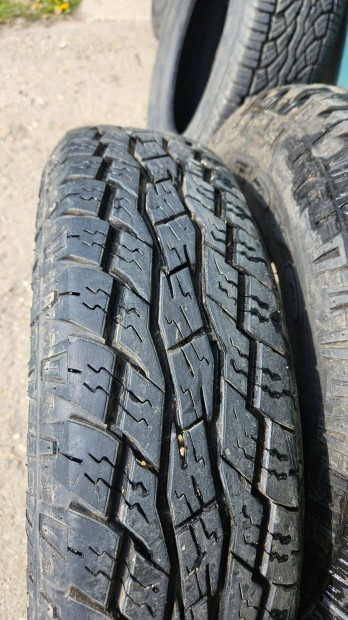 Terepgumi 195/80 r15 Toyo és Falken terepgumi. 20000