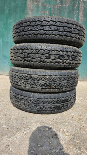Terepgumi 195/80 r15 Toyo és Falken terepgumi. 20000