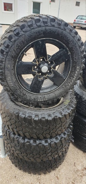 Terepj�r� Alufelni Kiv�ll� Terep Gumikkal!!!