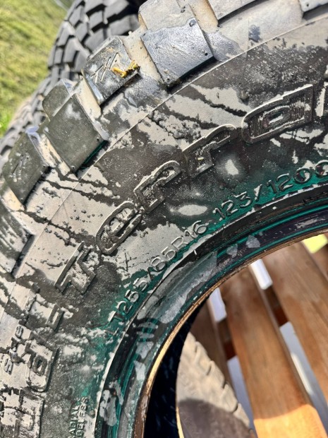 Terepj�r� Gumi Terepgumi Samurai Vitara Jimny