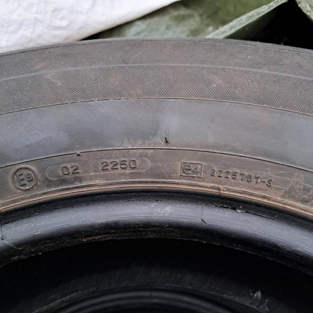 Terepj�r� ny�rigumi elad�!