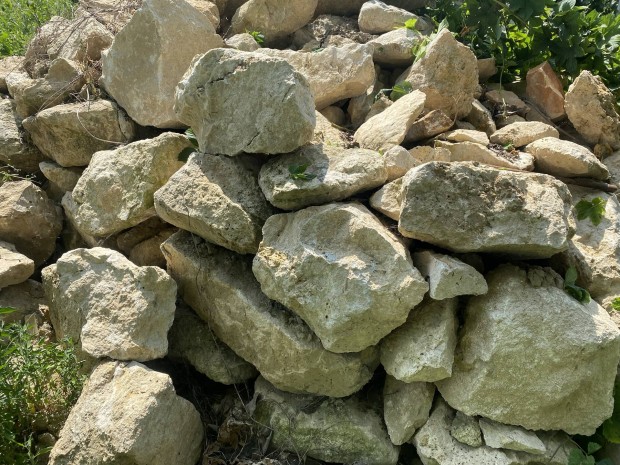 Terméskő támfalhoz, sziklakerthez, építkezéshez eladó