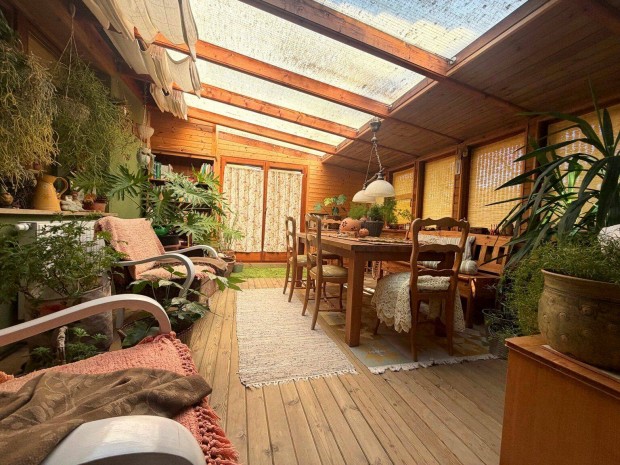 Term�szetk�zeli, egyedi hangulat� csal�di h�z Dunaalm�son