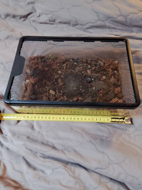 Terrárium elhúzható szellőzőráccsal