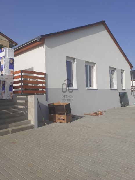 Tesk�ndi elad� �j �p�t�s� ytong csal�di h�z