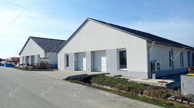 Tesk�ndon ikerh�z meg�j�l� energi�val, gar�zzsal!