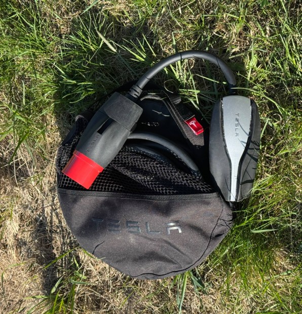 Tesla 11kW / 7kW t�lt�. Hib�s de m�k�dik. Lsd. R�szletek 1024110-02-A