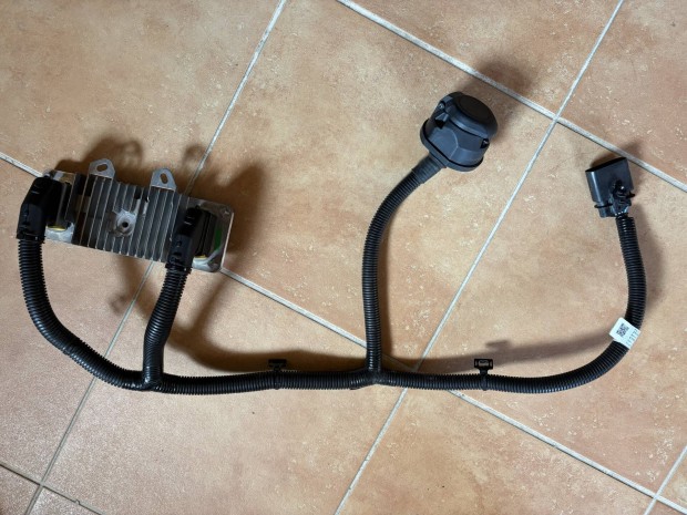 Tesla 1764896-99-D , 2534249-01-B von�horog