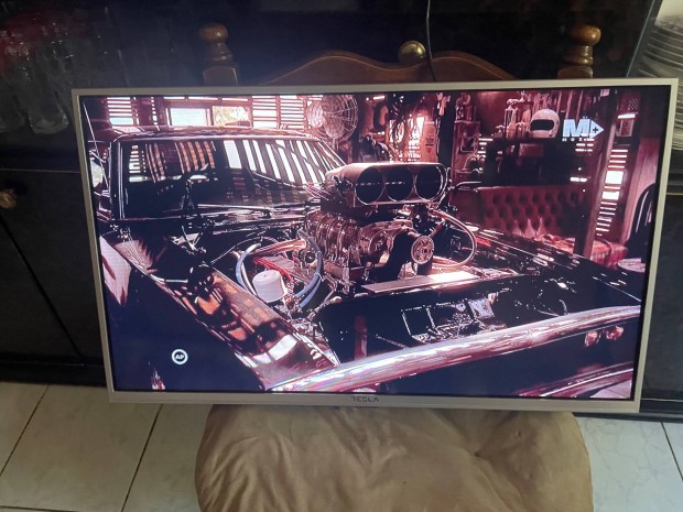 Tesla 82 cm Tv