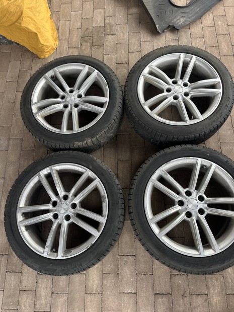 Tesla Mode S téligumi garnitúra eladó! Gyári alufelnivel!