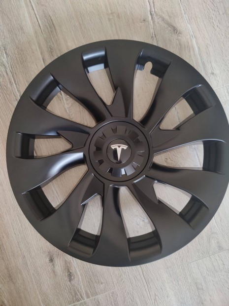 Tesla Model 3 18" Performance kerktrcsa