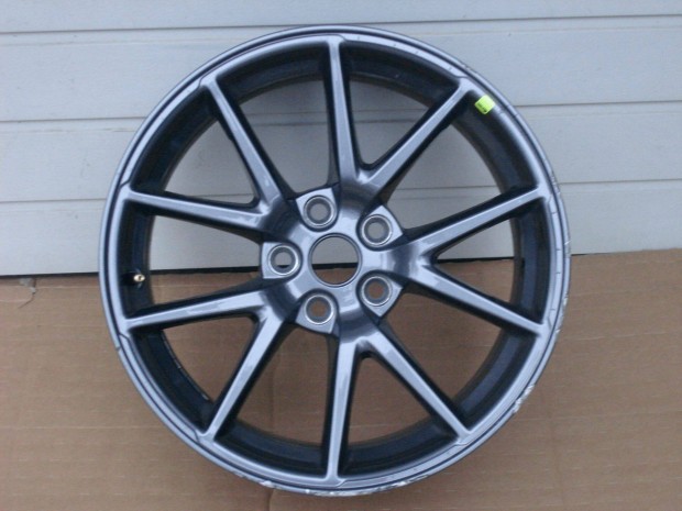 Tesla Model 3 18-as Gyri Felni 18X8,5Jx 1044261-00-A