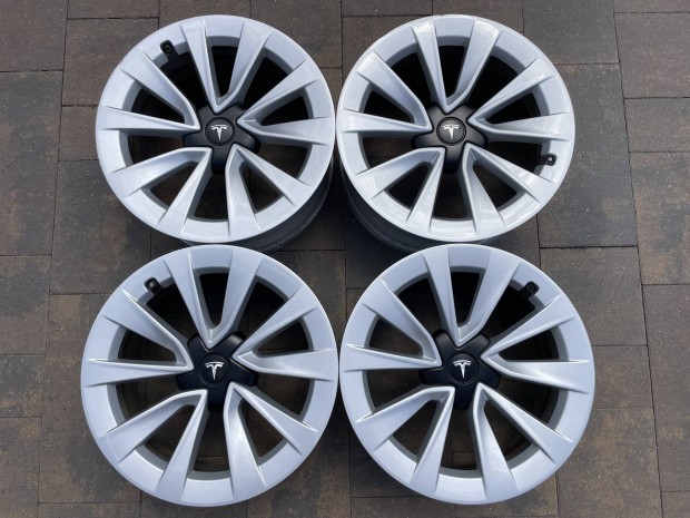 Tesla Model 3 19" Sport facelift nyári alufelni garnitúra Eladó!