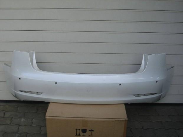 Tesla Model 3 6 radaros hátsó lökhárító 1530720-02-A 2017-től nem javí
