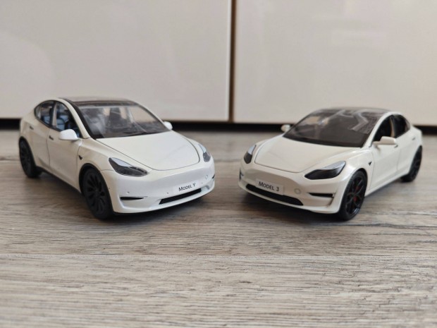 Tesla Model 3 Model Y kisaut 1:24