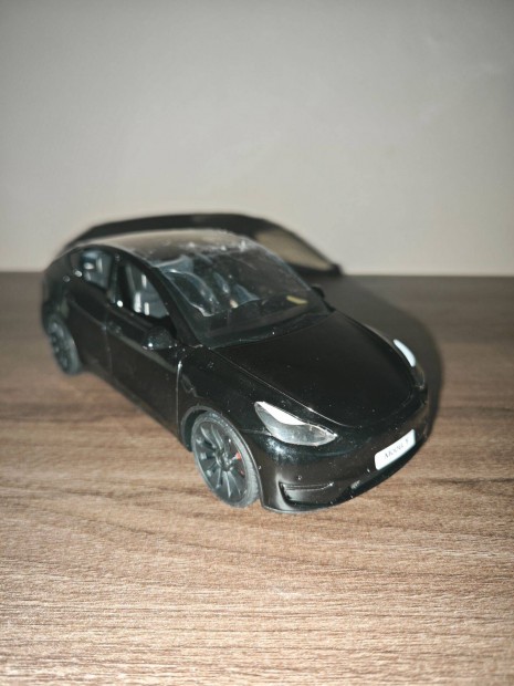 Tesla Model 3 Model Y kisaut 1:24