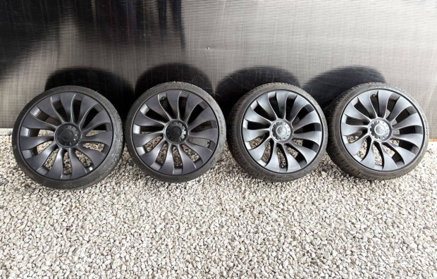 Tesla Model 3 Performance Gyári Überturbine Nyári Szett