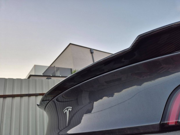 Tesla Model 3 (2018-2023), hátsó spoiler, Carbon. Uj