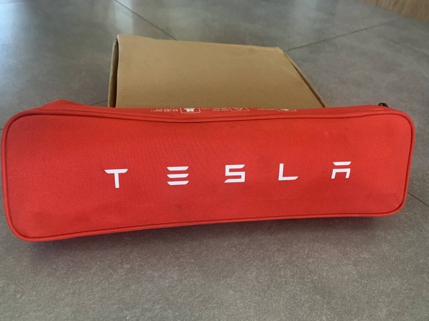 Tesla Model 3 elssegly csomag srfog rendez doboz j