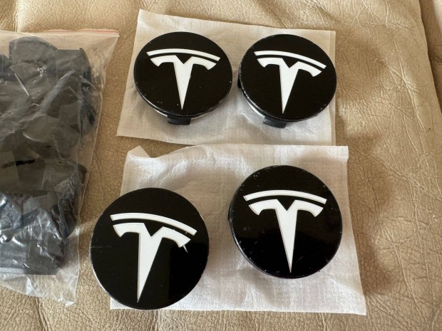 Tesla Model 3 felnikupak Tesla Model Y felnikupak Model 3 felnik�z�p f