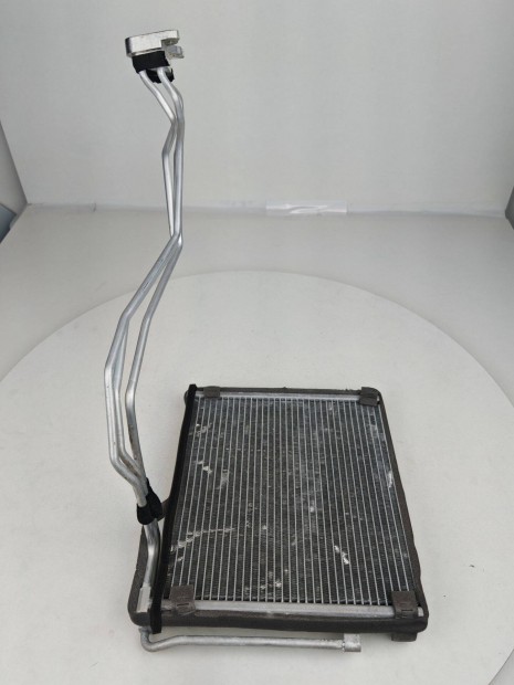 Tesla Model 3 klímahűtő (használt) AMD145797