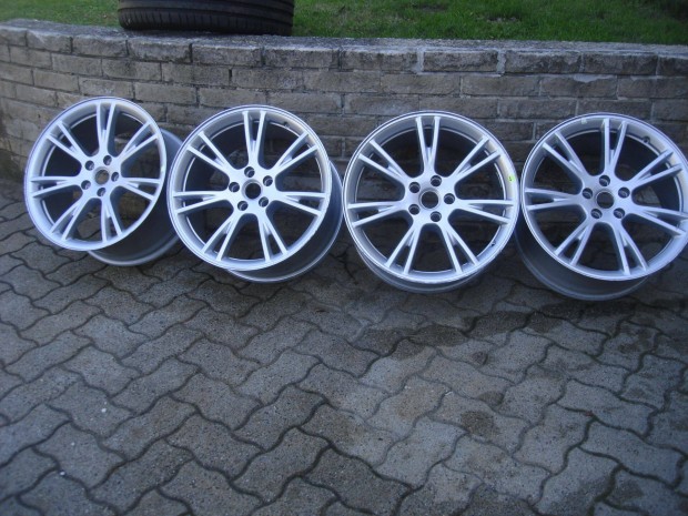 Tesla Model Gyri 19-es Alufelni 1188222-00-C 19Jx9,5 ET45