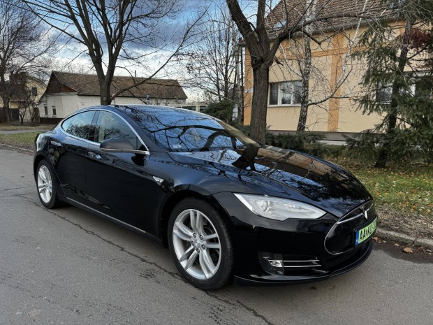 Tesla Model S 60 (Automata) Ingyenes Tesla Supe...