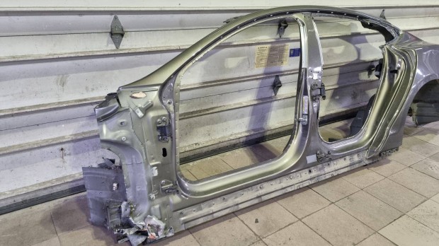 Tesla Model S Hátsó Sárvédő Oldalkeret gyári