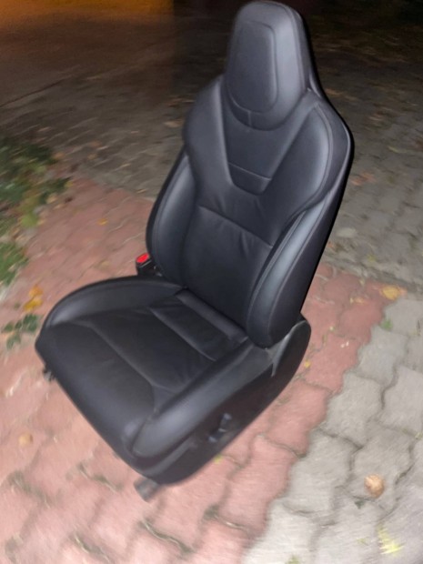Tesla Model S,X első ülések 3.gen