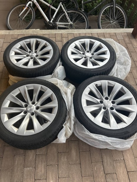 Tesla Model S, tligumi garnitra alufelnivel, elad! 