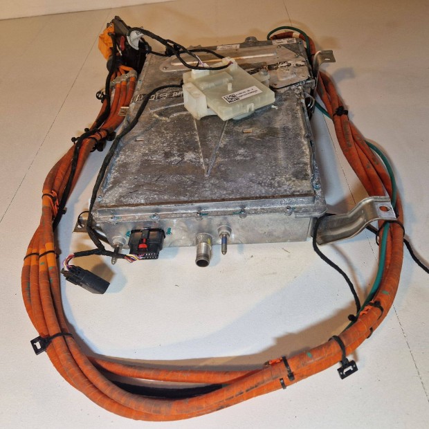 Tesla Model S fedélzeti töltő (OBC) 1066510-01-B (használt)