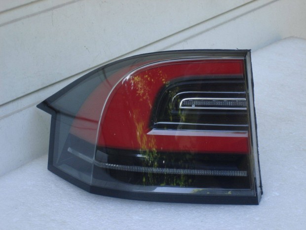 Tesla Model X Bal hátsó Led Lámpa 1034334-00-B 2016-tól