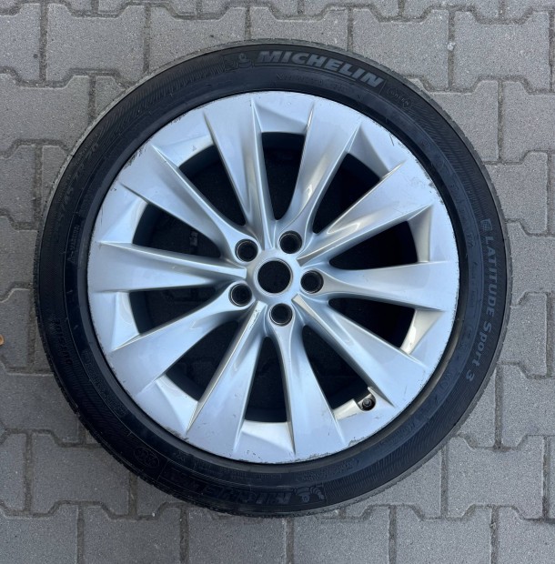 Tesla Model X Slipstream felni kerek 20 coll 255/45 R20 gumival
