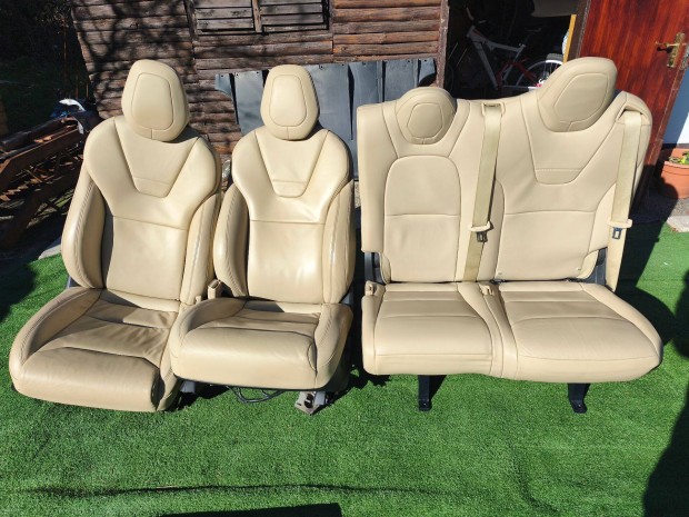 Tesla Model X alkatrsek