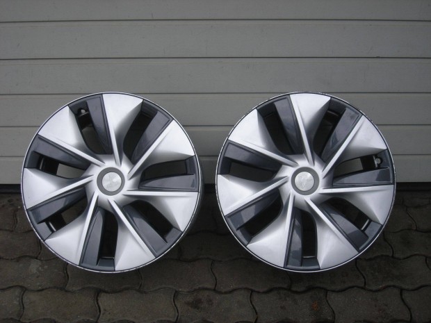 Tesla Model Y 19-es Alukerk 1188222-00-C
