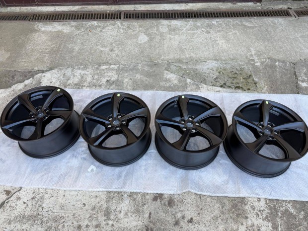 Tesla Model Y Crossflow gyri felni Model Y Juniper 2188221-00-D Bleve