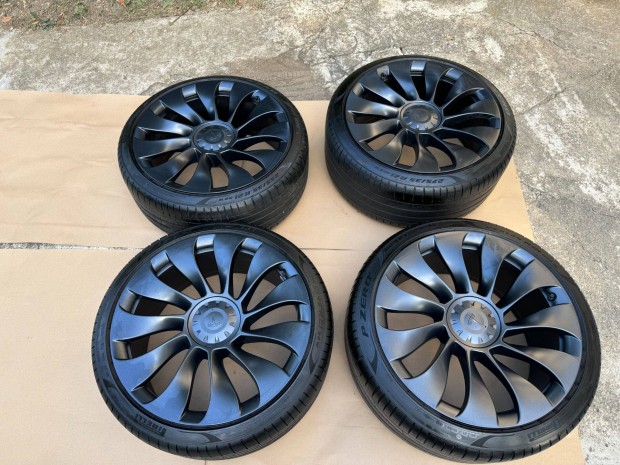 Tesla Model Y Performance 21" Uberturbine nyri garnitra elad