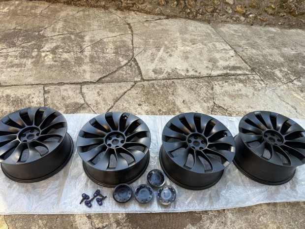 Tesla Model Y Performance Überturbine 4db gyári felni + szenzor +kupak