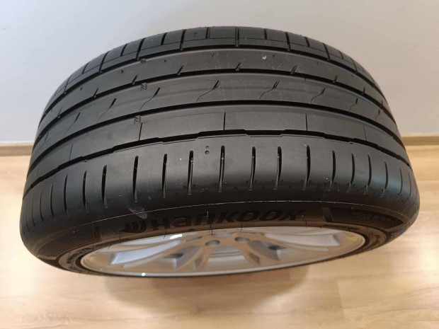 Tesla Model Y gyri felni nyri Hankook Ventus 1 evo 3 255/45 R19