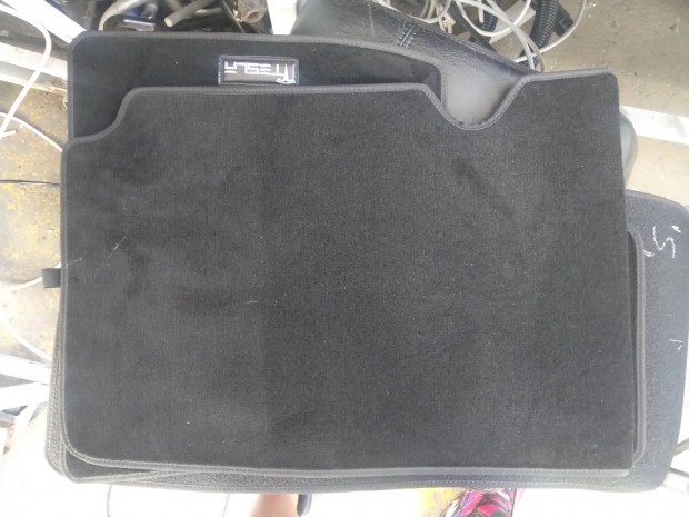 Tesla S szőnyeg garnitúra