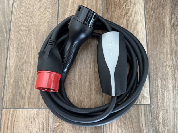Tesla UMC 1 UMC1 Gen2 Töltő Type2