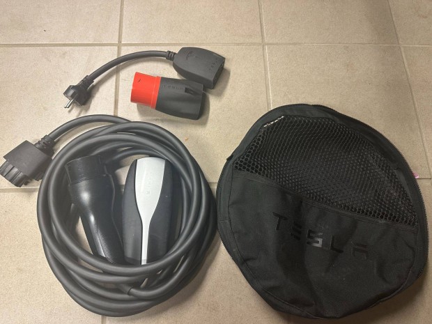 Tesla UMC 1 gy�ri t�lt� Tesla Type 2 otthoni t�lt� 1 illetve 3 f�zis h