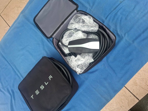 Tesla UMC 2 gy�ri �j t�lt� Tesla Type 2 otthoni t�lt� 1121254-00-G