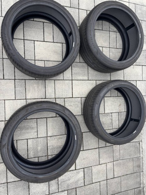 Tesla Y nyári gumi Pirelli Pzero 275/35 R21 és 255/35 R21