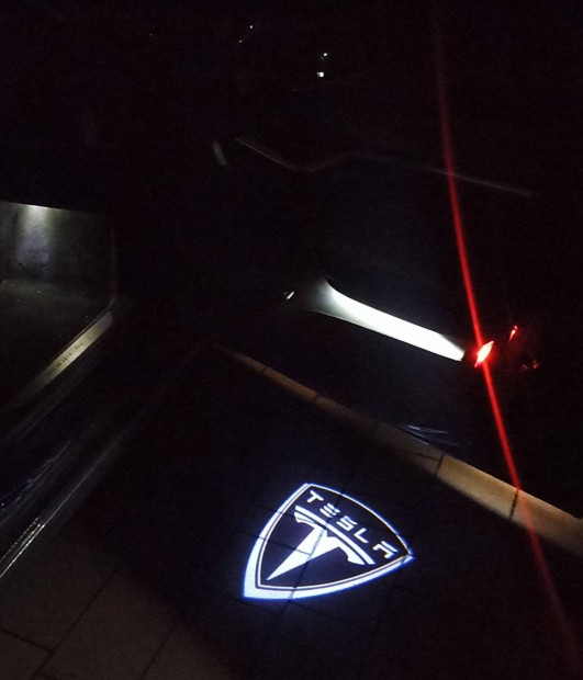 Tesla ajt� kil�p� f�ny, Tesla LED kil�p�f�ny logo projektor