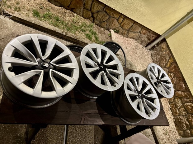 Tesla alufelni garnitúra 19"
