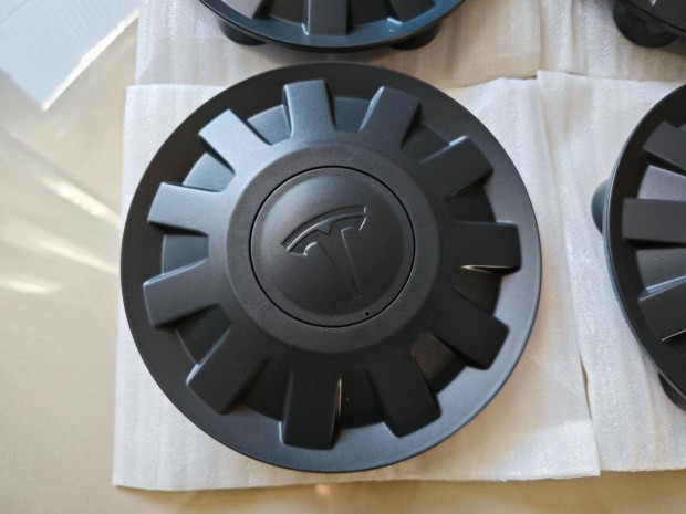 Tesla felnik�z�p Model 3 Highland 18" m�ret
